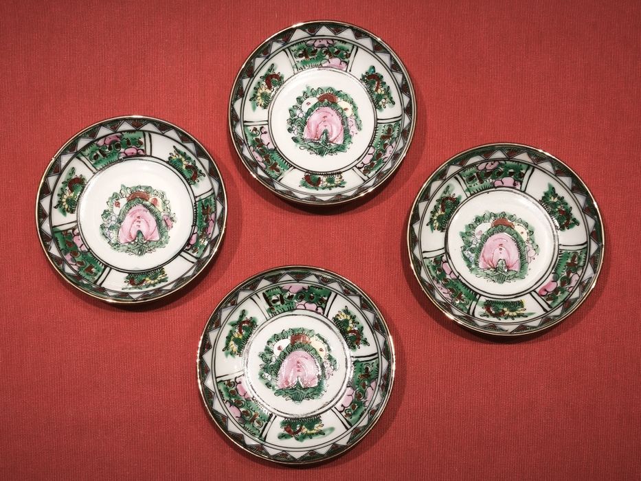 4 pires Rose Medallion487104987351623680