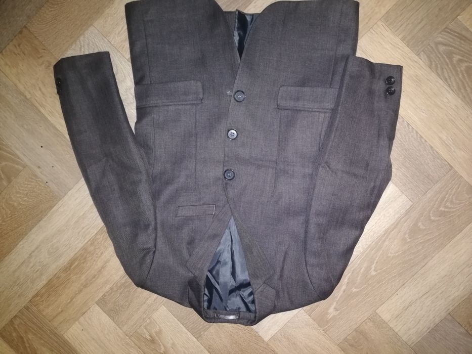 Строгий костюм тройка на 6 лет