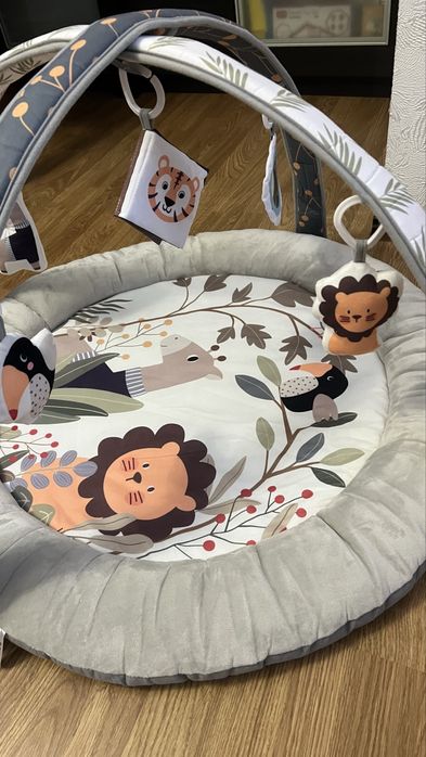 Килимок для немовляти з підвісками