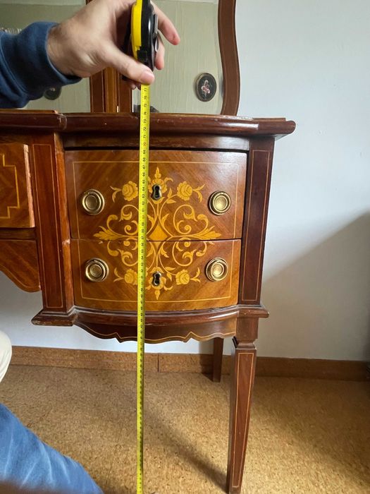 Pechiché / Toucador em Mogno estilo Dona Maria