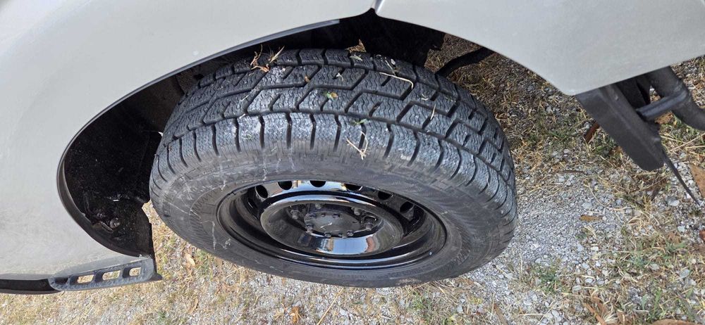 Toyota Dyna — Cabine Dupla · Caixa Aberta · 6 Lugares
