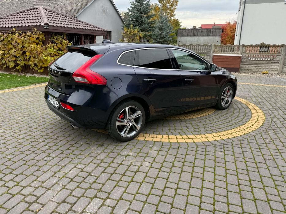 Volvo v40 2015 2.0 150km