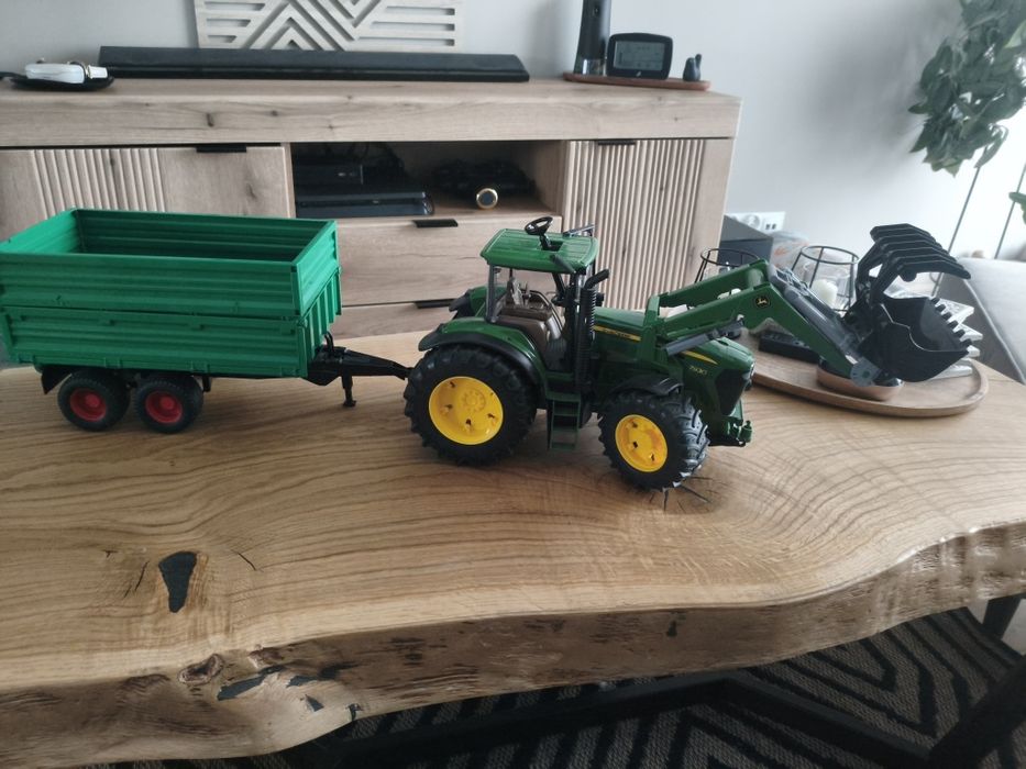 Traktor bruder plus przyczepa