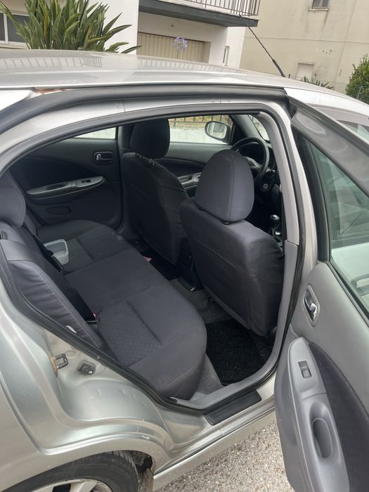 Nissan Almera N16 Gasolina