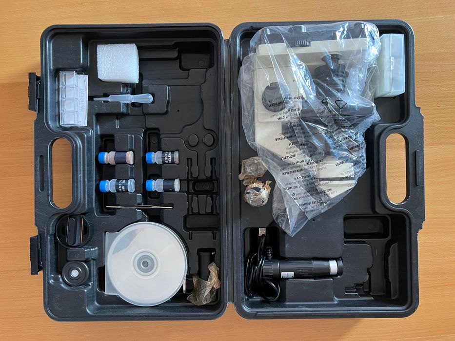 Microscópio BRESSER, 20x-1280x, muito pouco usado.