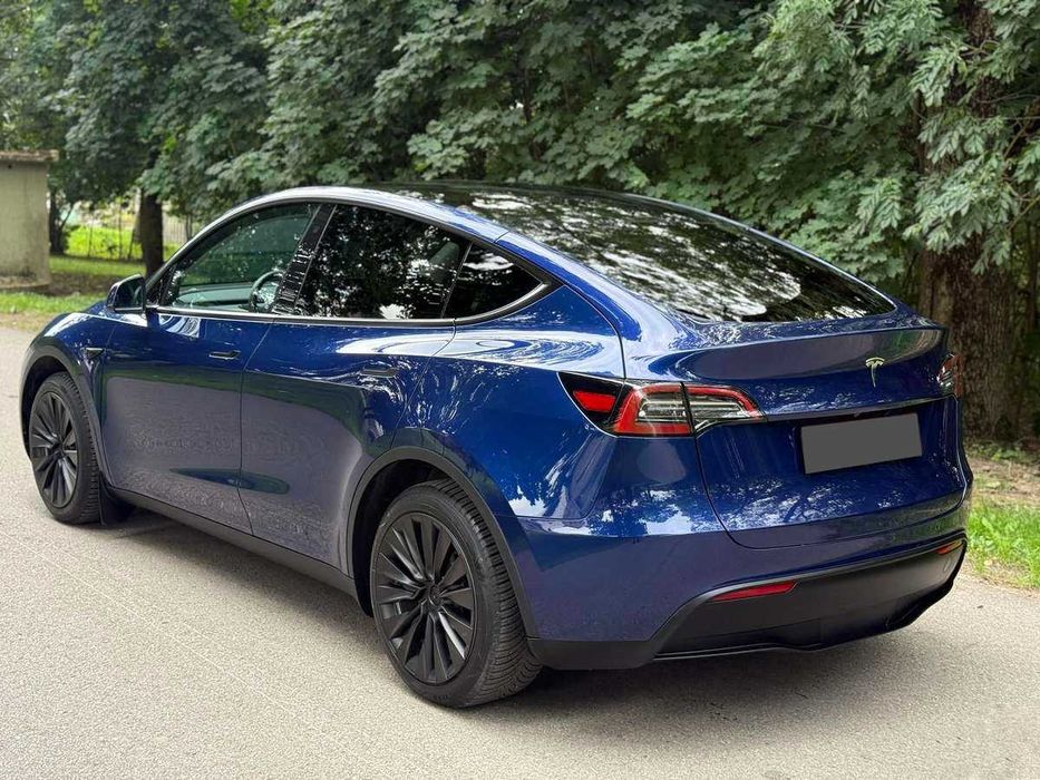 Tesla Model Y 2023 Dual Motor
