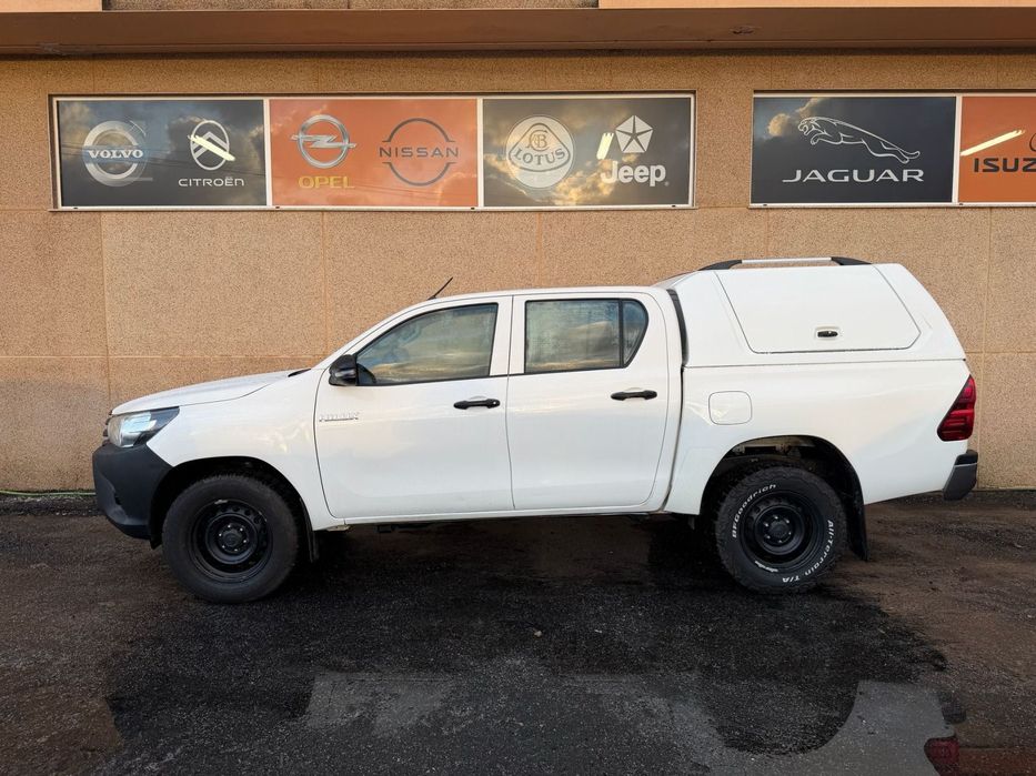 Toyota Hilux 2.4 D-4D 4WD CD Premium Edition