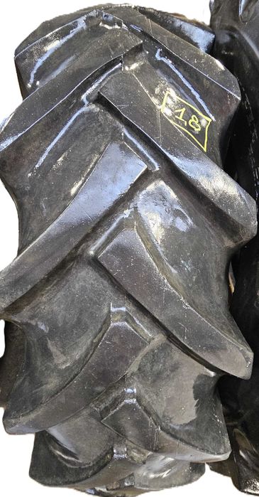 Opony 16.9-30 Vredestein CAŁE *S