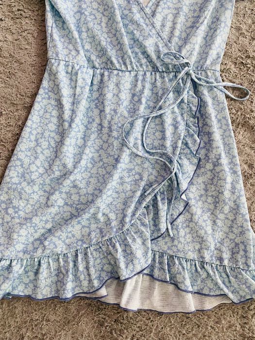 Sukienka z falbanka pull&bear