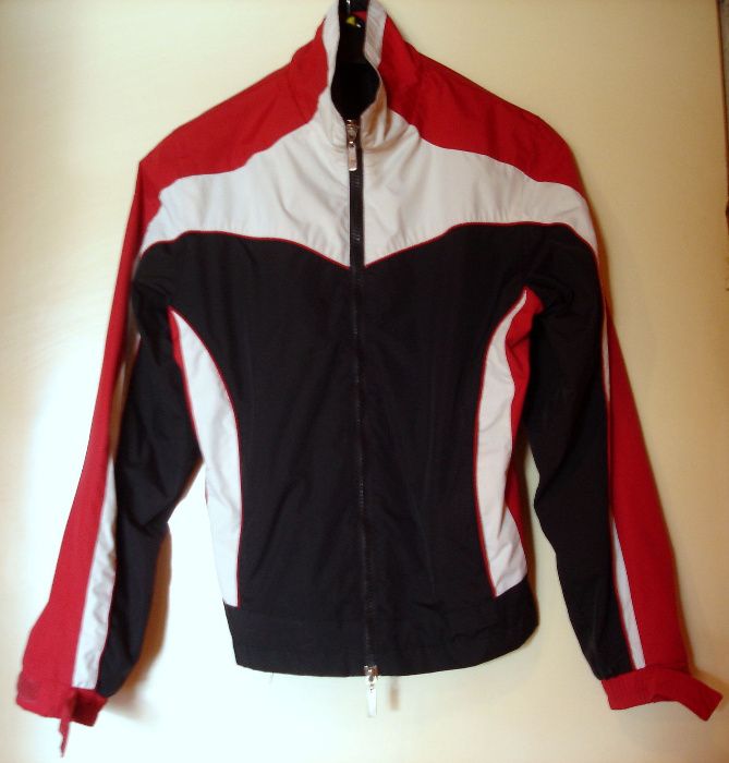 Kurtka sportowa. Wiosna,jesień.Rozm.S.