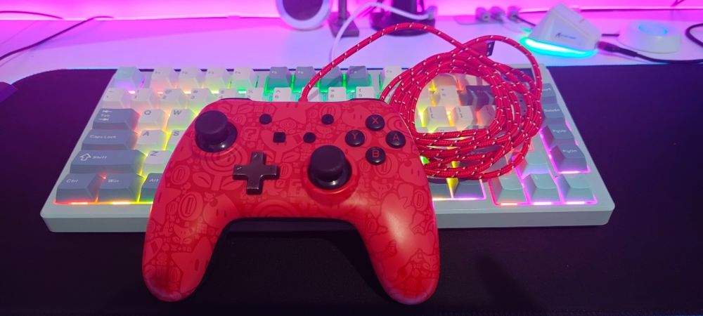Comando PowerA Wired Controller Plus para Nintendo Switch, edición Super Mario.
Controle Super Mario Edition para Nintendo Switch