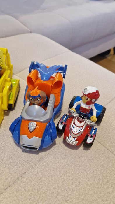 Zestaw samochodów Psi Patrol z figurkami