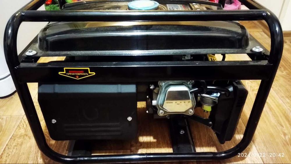 Генератор бензиновий HUTER DY4000L 3,0-3,3 кВт. 12000 грн.