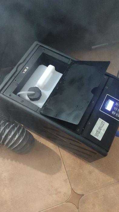 Vendo Mini Maquina  fumo rasteiro 3000wts com comando como nova