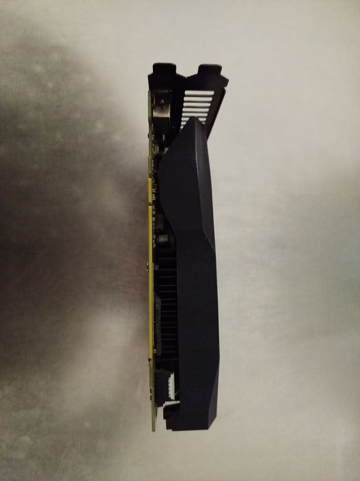 Placa gráfica ASUS GTX  1660 super