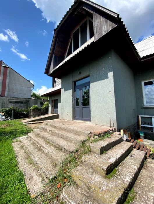 Будинок + басейн і баня