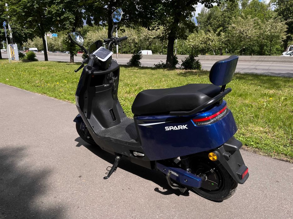 Електроскутер SPARK SP1500E-1
