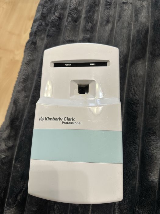 Освіжувач повітря Kimberly-Clark Professional air freshner dispenser