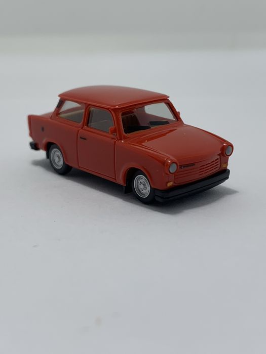Trabant 1.1 da Herpa escala 1/87