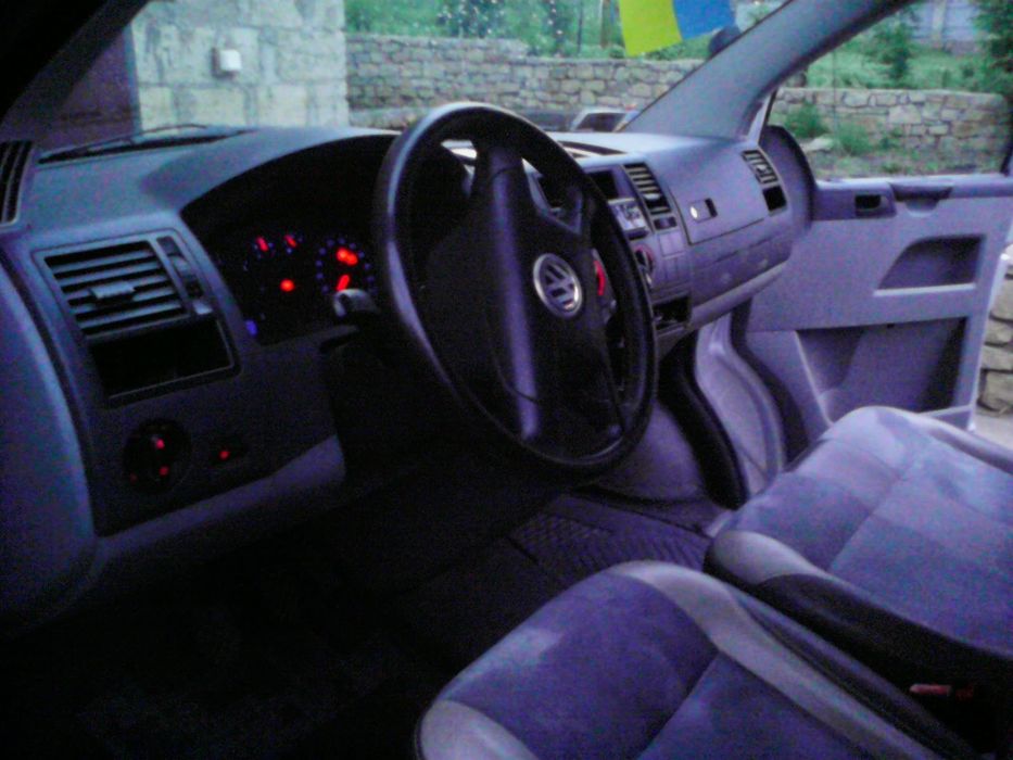 Бус VW T5  продаж.