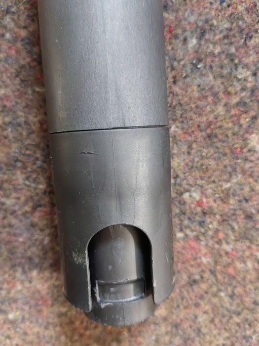 Подовжувальна труба для пилососа Dyson.