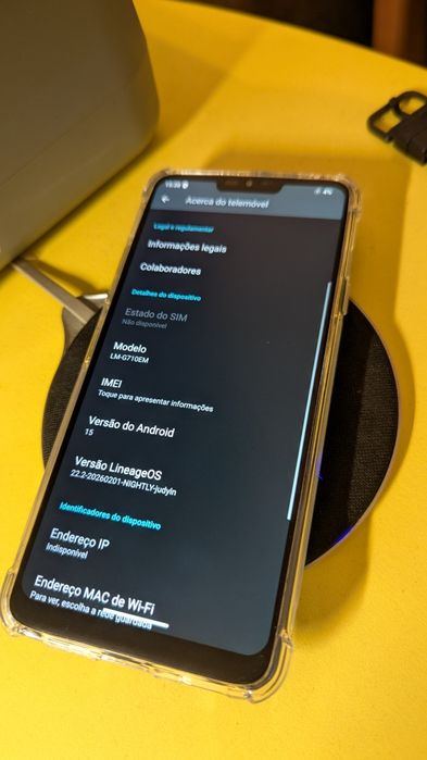 LG G7 em caixa com capas ( power bank integrado)