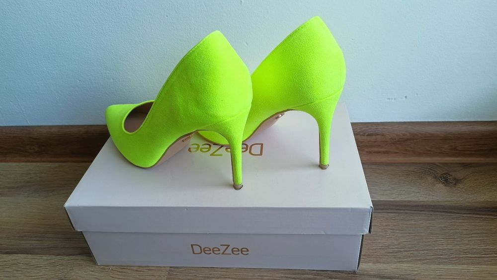 Piękne szpilki rozmiar 39 jak nowe!