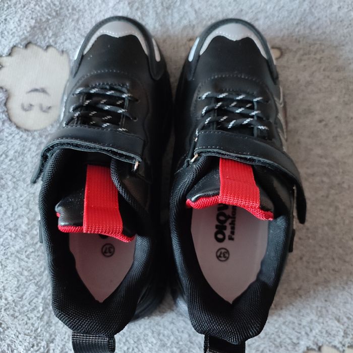 Демісезонні кросівки