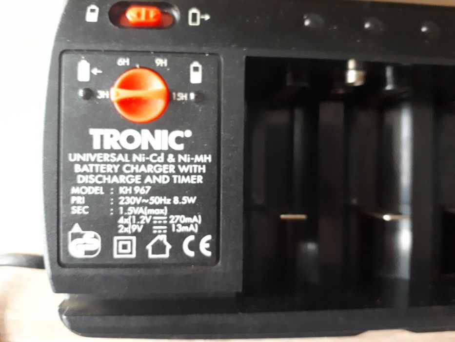 Ładowarka akumulatorów AAA..AA.