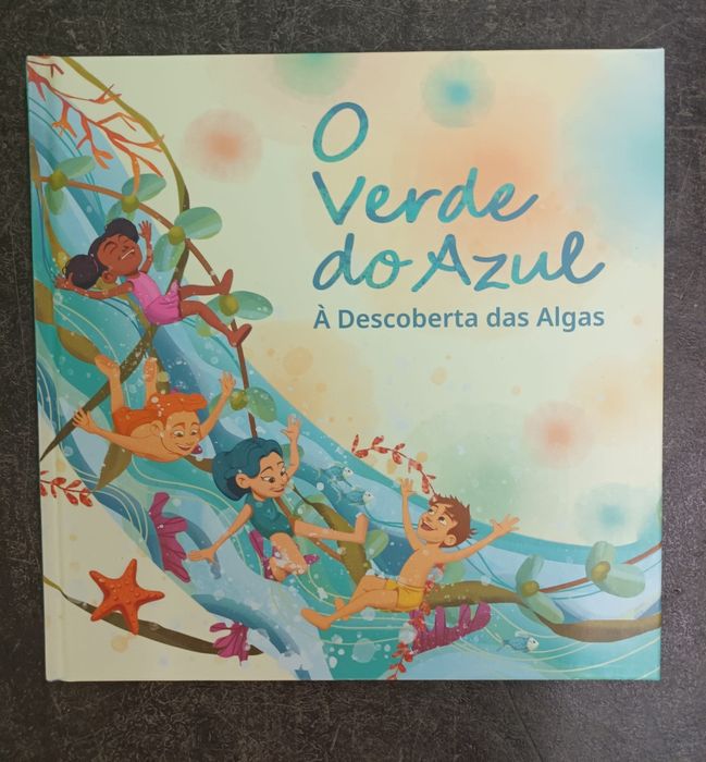 Livro ' O Verde do Azul á Descoberta das Algas'