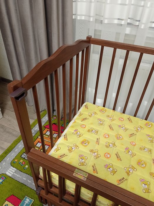 Ліжечко дитяче з маятником та матрацом