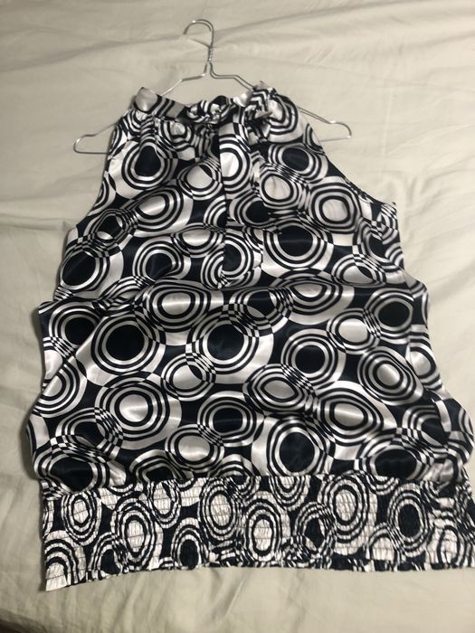 Blusa estampada preto a e branco