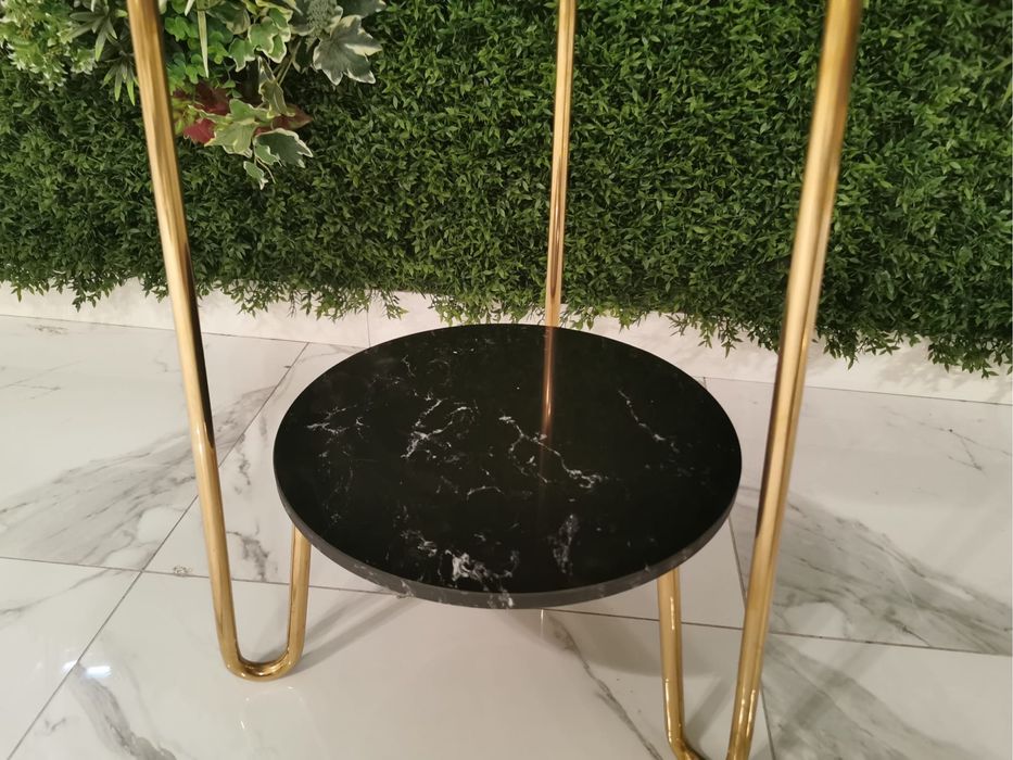 Mesa centro Preta / Dourada - Design