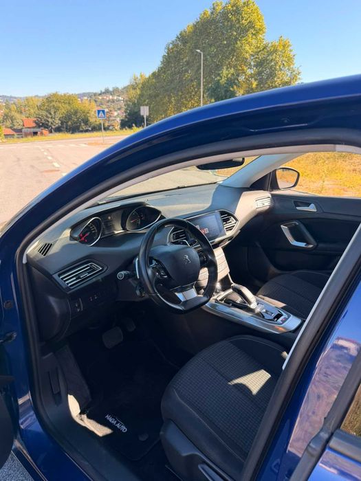 Peugeot 308 SW 2019 — photo 2