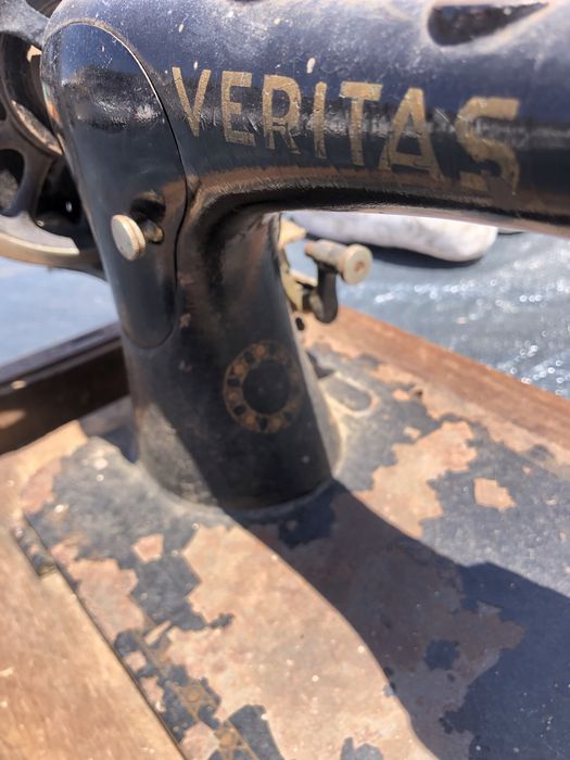Máquina de costura antiga VERITAS