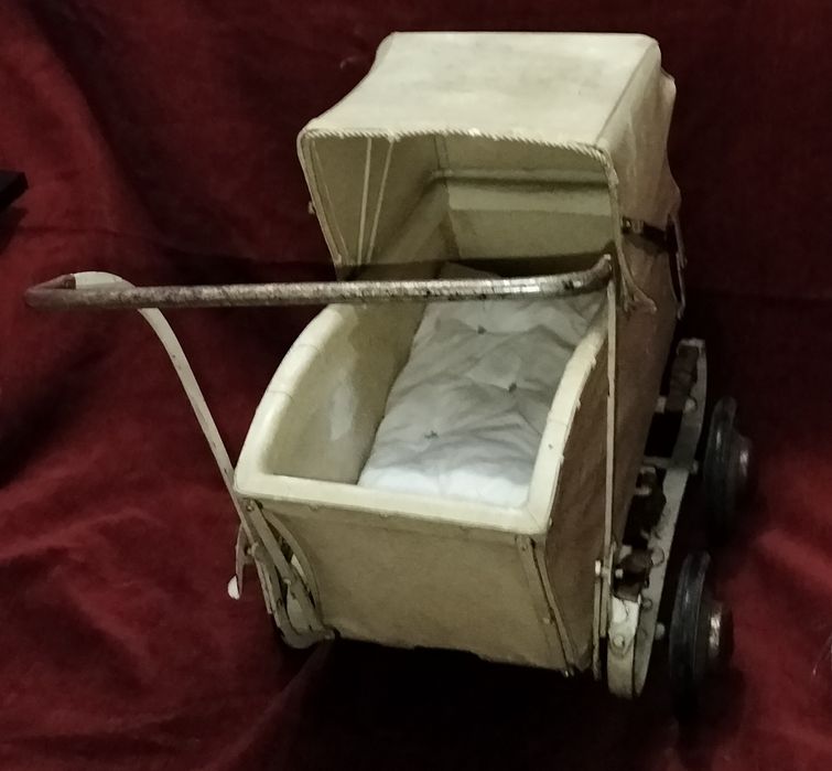 Carrinho de Bonecas Muito Antigo