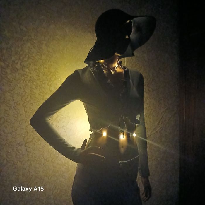 Срочно! Продам манекен - Торшер.