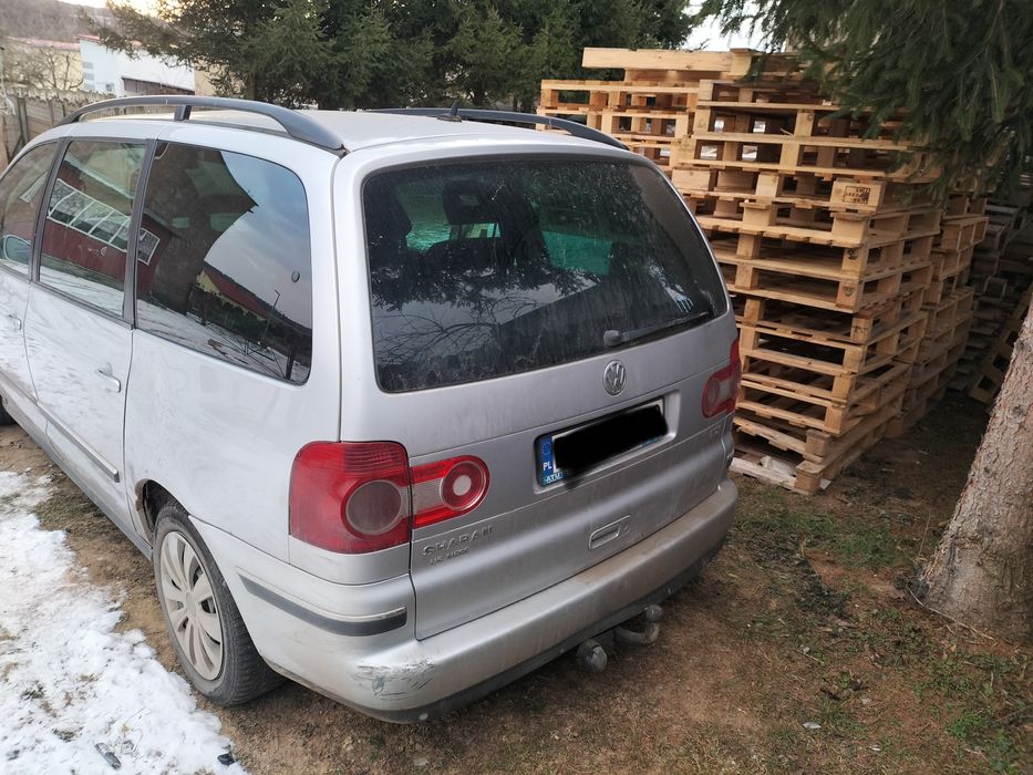 VW Sharan z hakiem