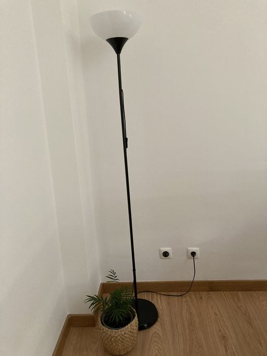 Candeeiro em bom estado