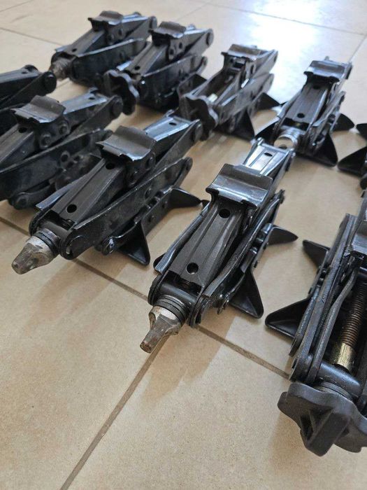 Домкрат Renault Clio 2 Symbol 1 Thalia Крюк Ключ Гак буксирувальний