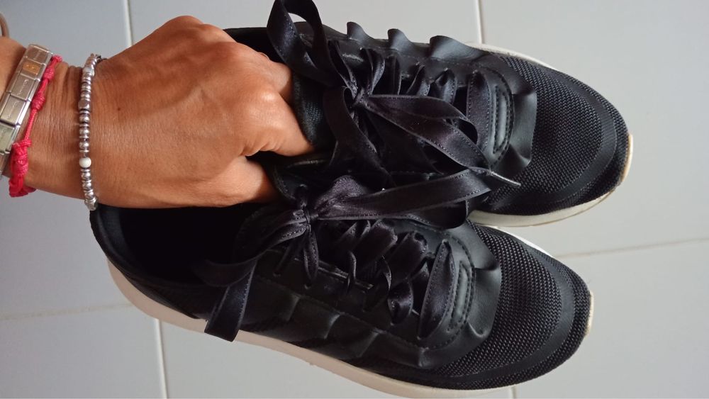 Tenis de senhora ADIDAS tamanho 39