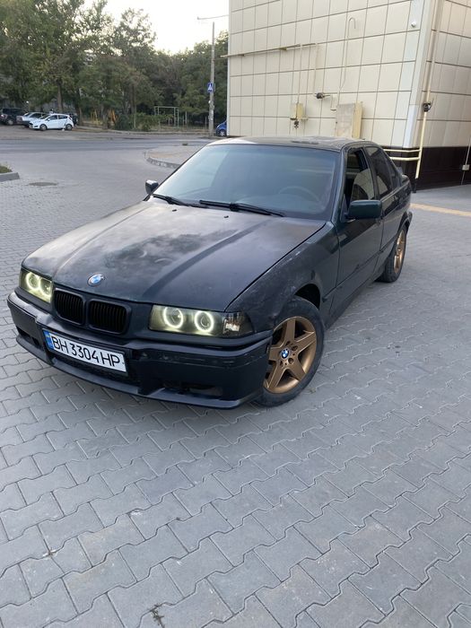 Продам BMW e36  316 в хорошем состояние