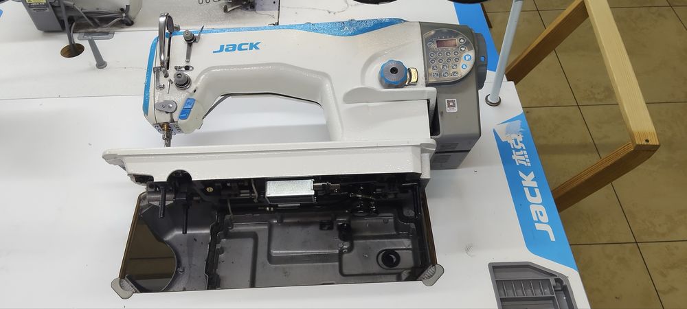 Швейна машина прямострочка універсальна Jack A2B