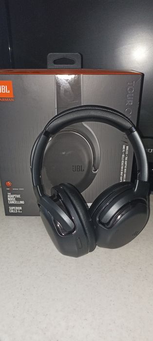 Наушники новые очень крутые