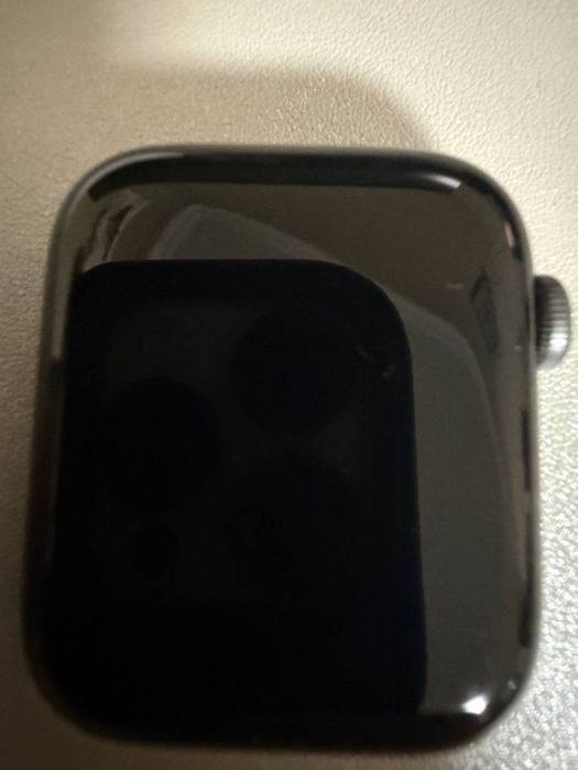 Apple Watch SE 44 MM • Space Gray