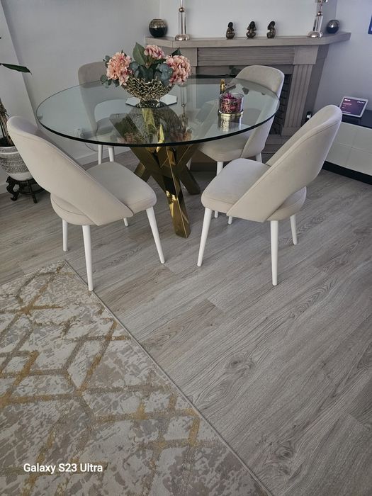 Mesa de Sala e Cadeiras