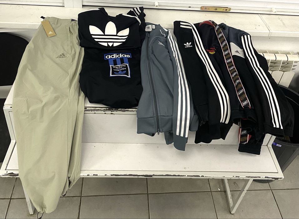 Спортивные штаны на утяжках карго nike tn swoosh олимпийка адик бомбер