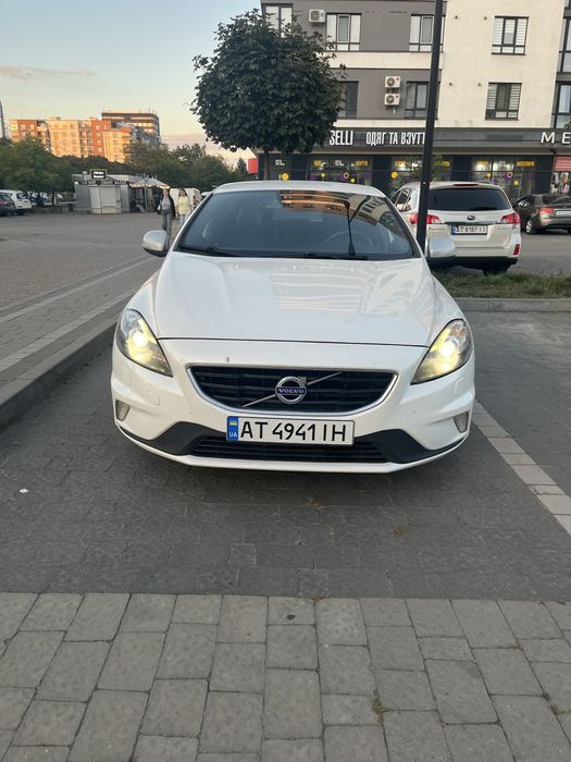 Продам Volvo  v40