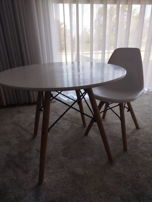 Mesa criança com cadeira