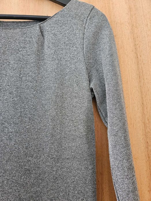 Vestido casual em cinza prateado e preto